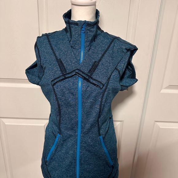 Zella Navy Mesh Back and Sleeves Zip Up Jacket *2 Way Zipper, size M - Picture 4 of 10